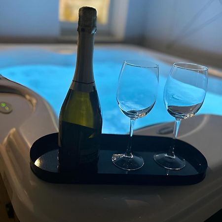 "Bea'S Terrace" - Private Jacuzzi And Panoramic Rooftop In The City Centre Cagliari Exterior photo