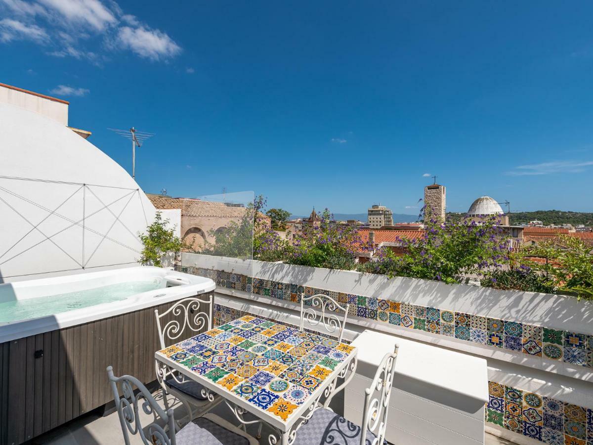 "Bea'S Terrace" - Private Jacuzzi And Panoramic Rooftop In The City Centre Cagliari Exterior photo